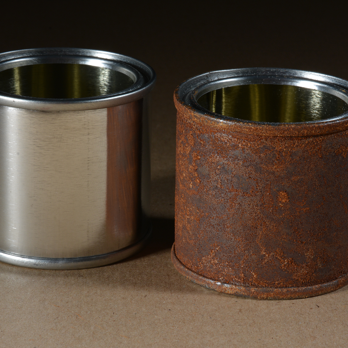 Rust spirit. Før og efter resultat efter behandling med metalmaling og spray